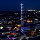 Stadtwerketurm Duisburg nach Sonnenuntergang aus der Luft