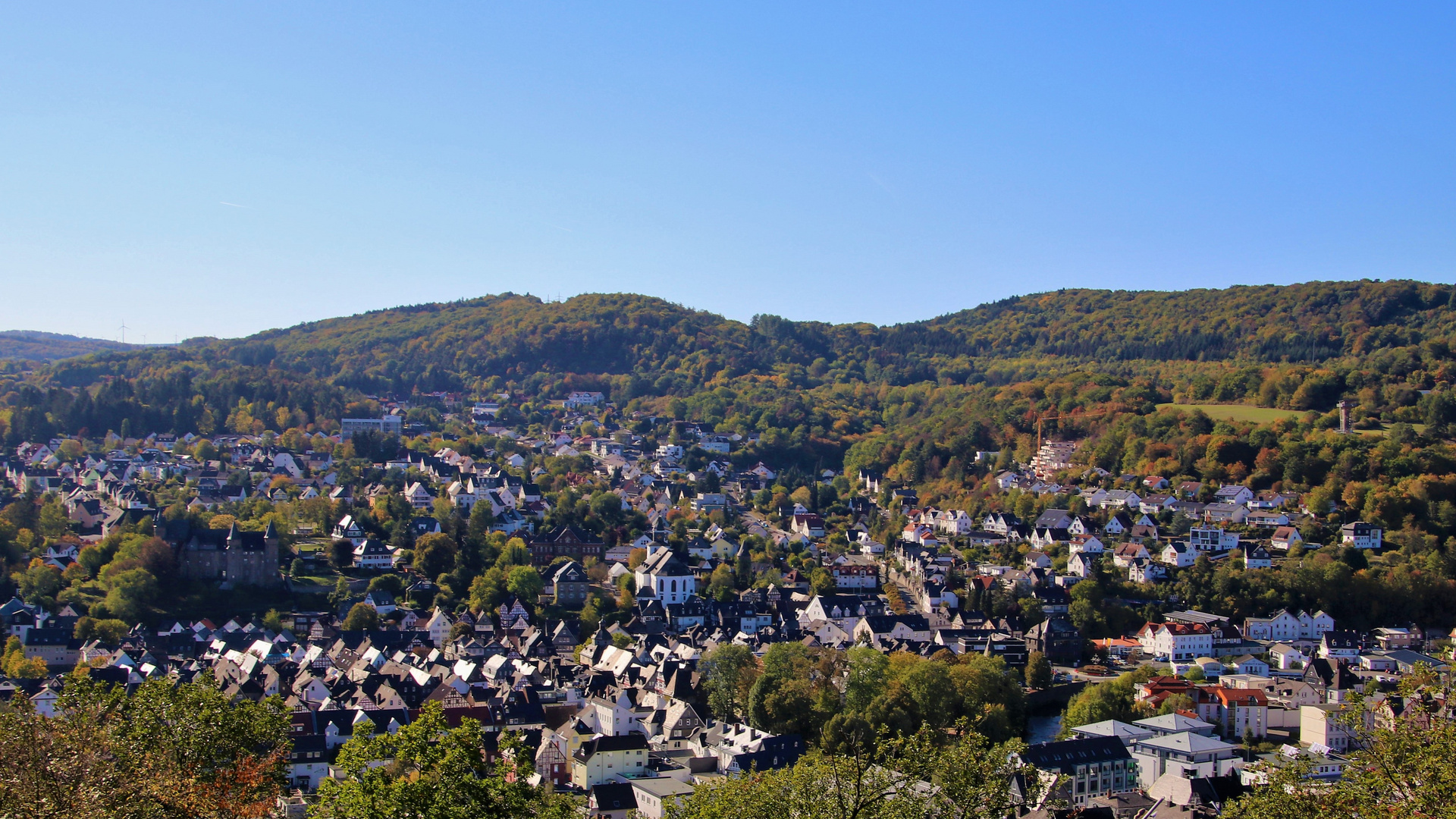 Städtchen im Herbst