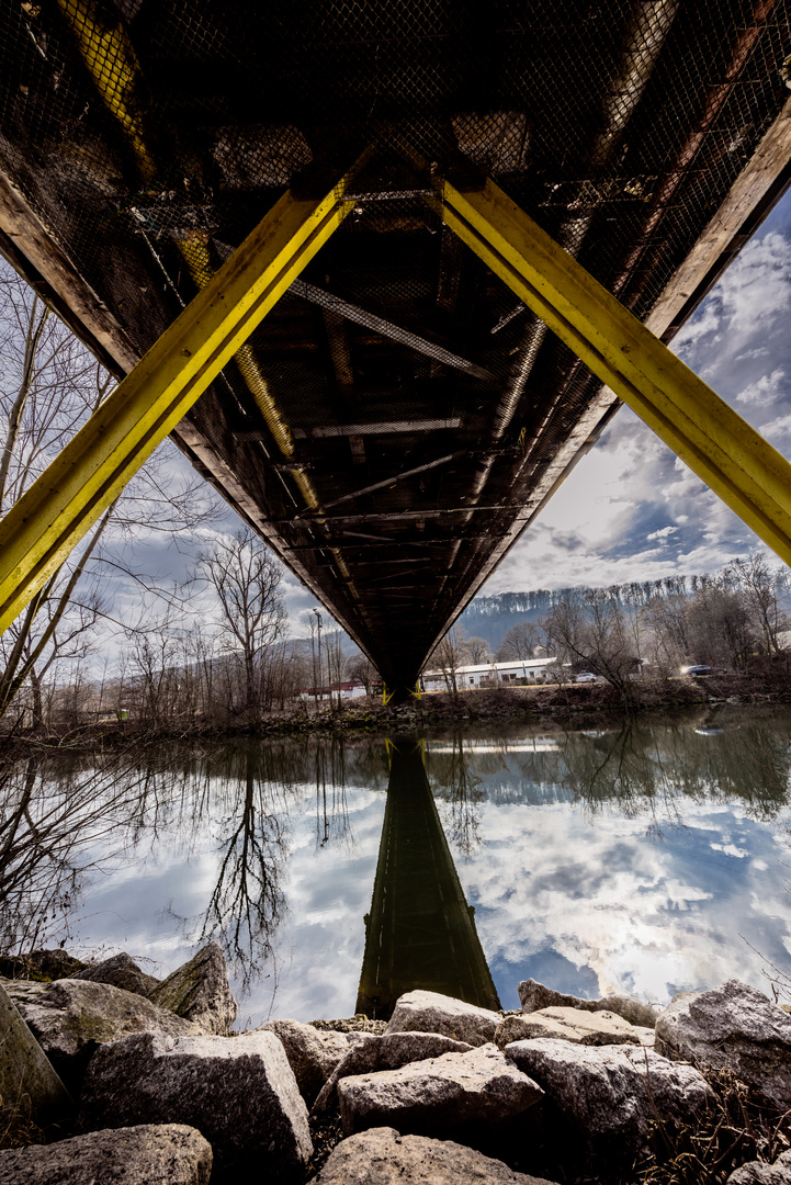 Stahl-Steg am Neckar