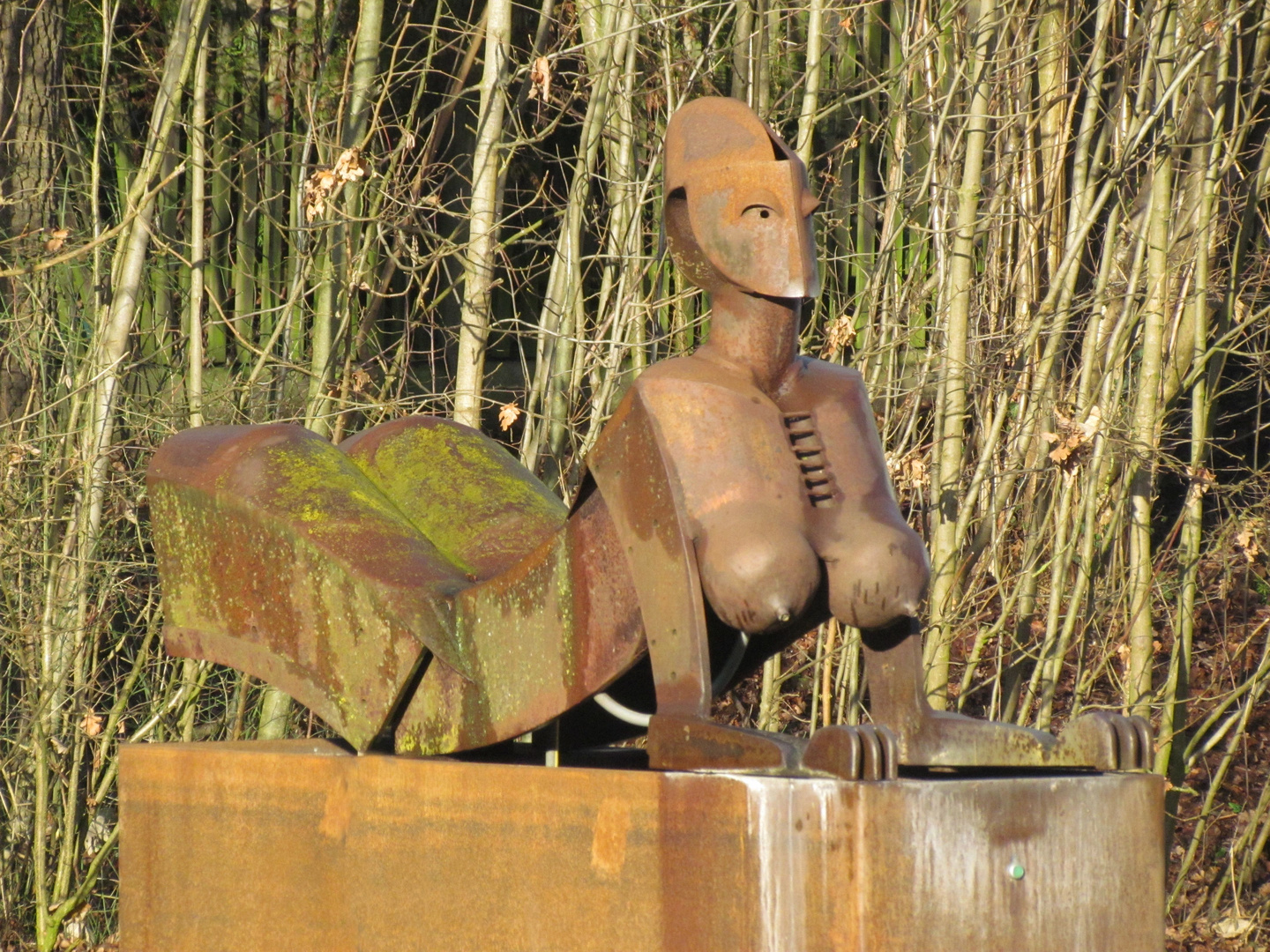 Stahlskulptur an der Deutsch-Österreichischen Grenze in Burghausen