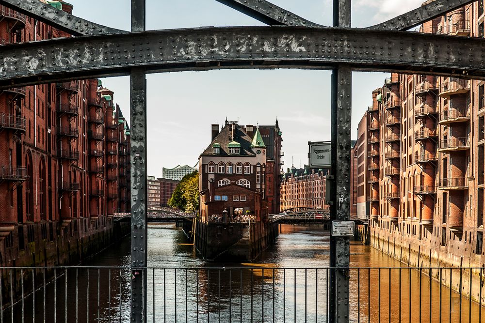 Stahlträger der Poggenmühlenbrücke