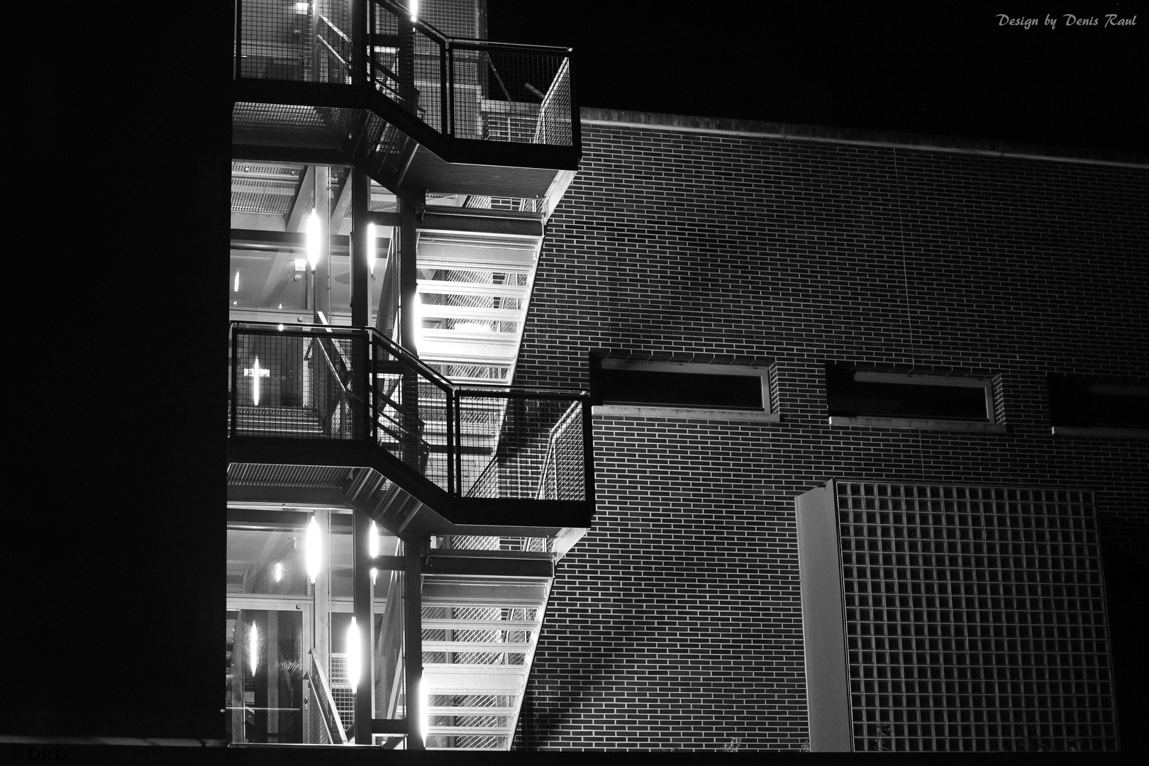 Stahltreppe bei Nacht