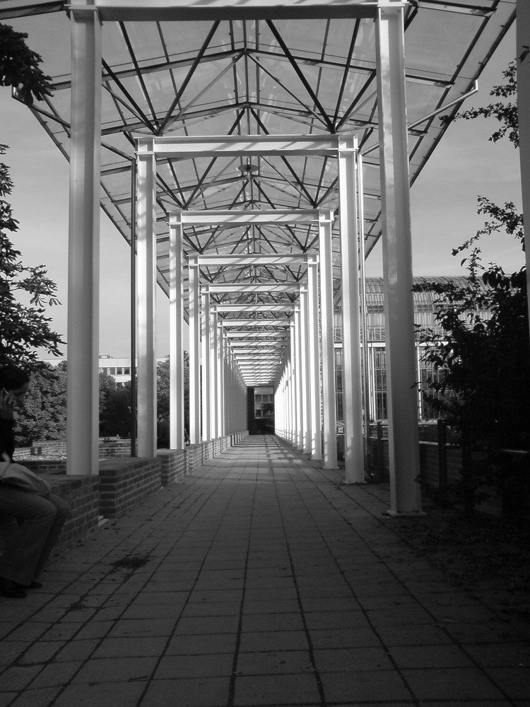 Stahltunnel in Black/White - München