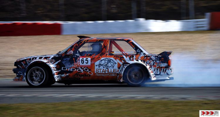 STAHLUS RENNSPORTZELLEN