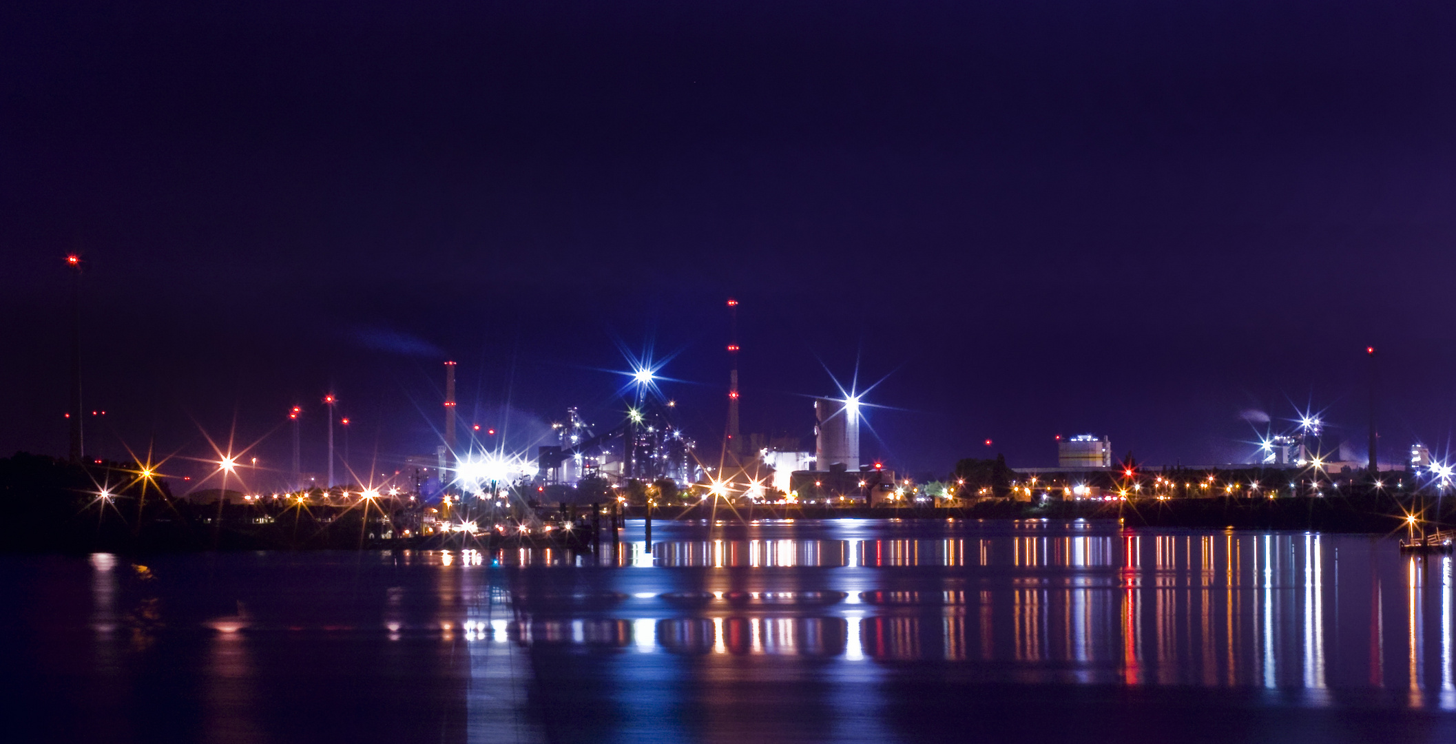 Stahlwerke Bremen bei Nacht