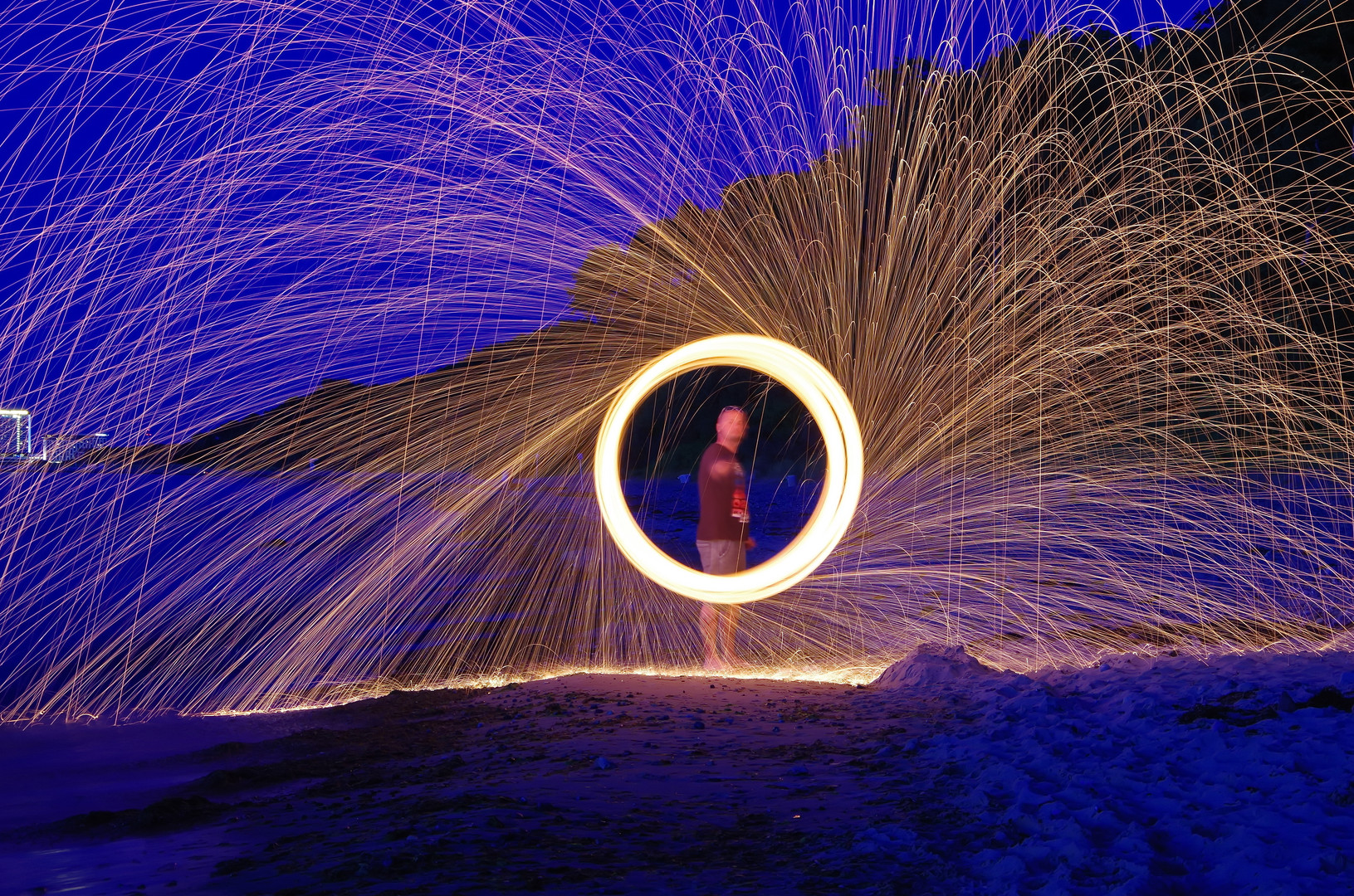 Stahlwollefeuer am Warnemuender Strand