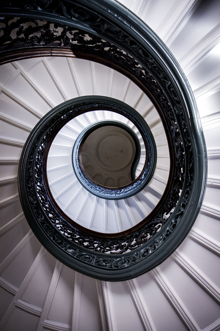 Staircase - White