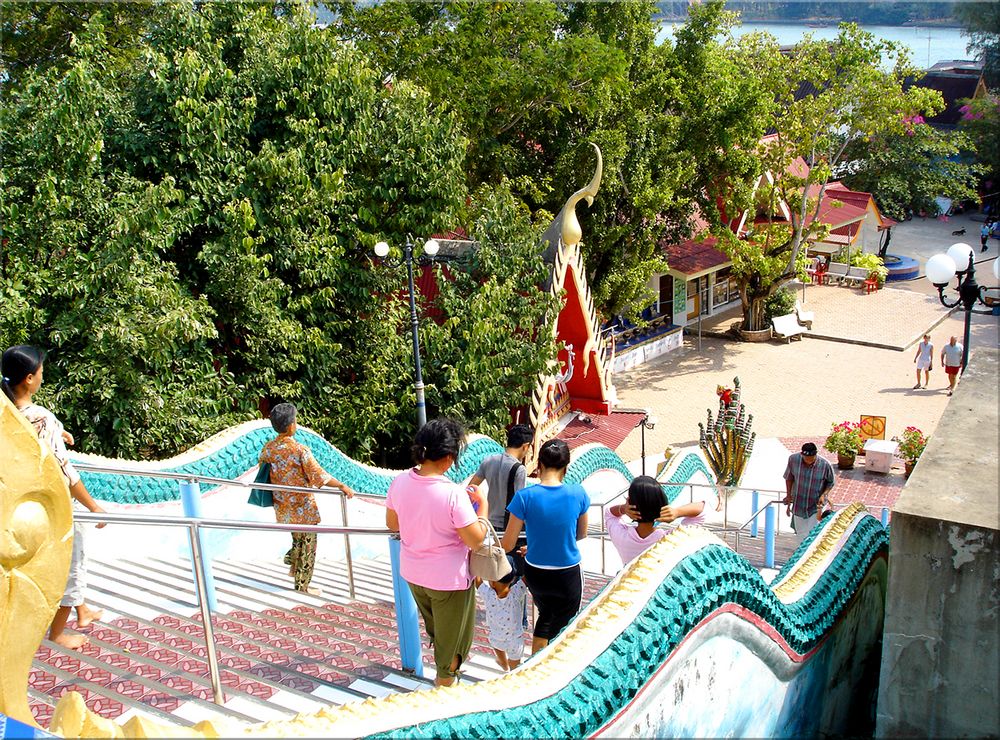 Stairway to Big Buddha, II