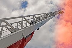 Stairway to heaven - Leiterwagen mit Korb der Feuerwehr Bremen