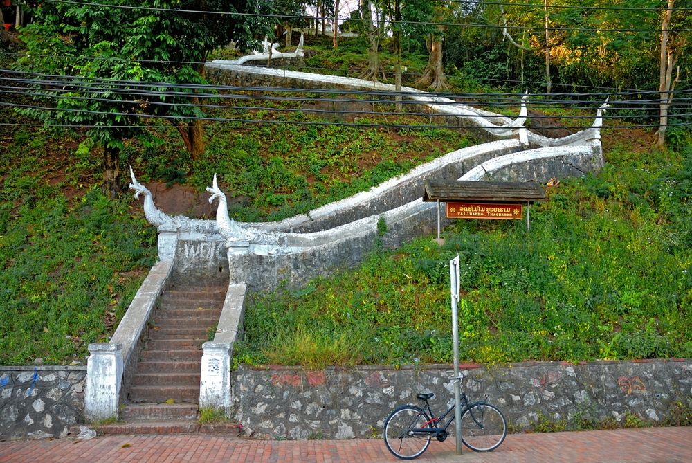 Stairways to the Phou Si hill