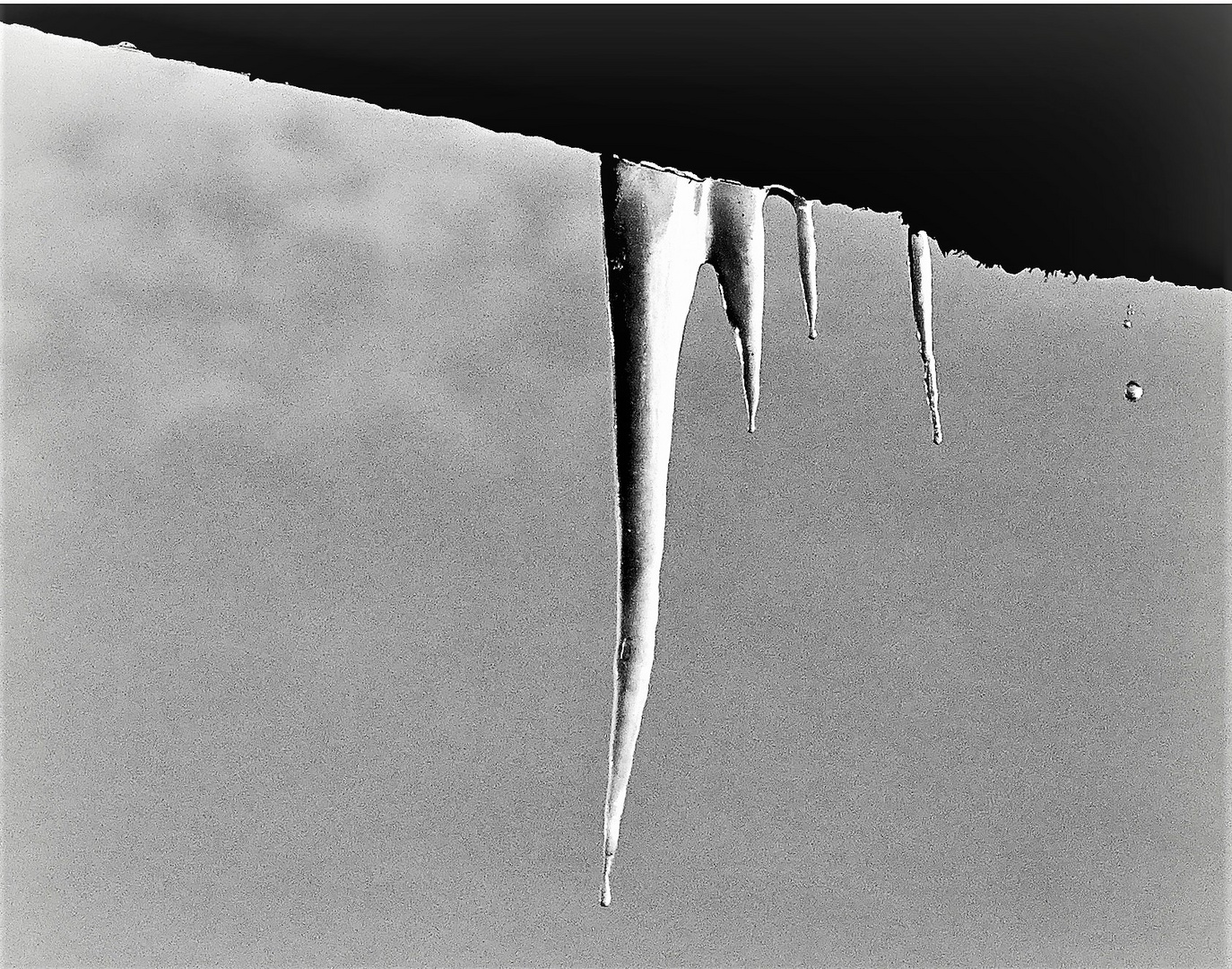 Stalactite sous le pont 