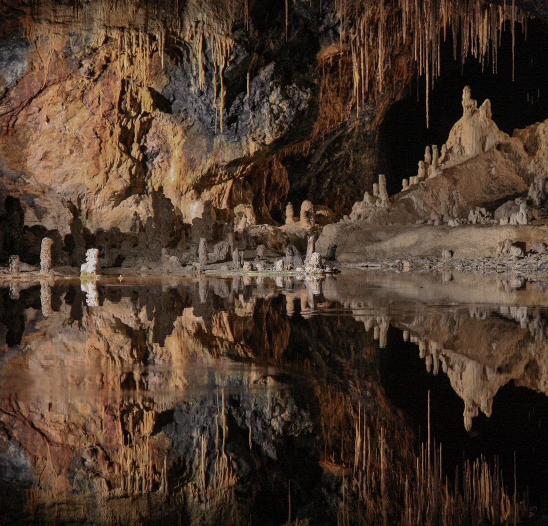 stalagmiten und stalaktiten