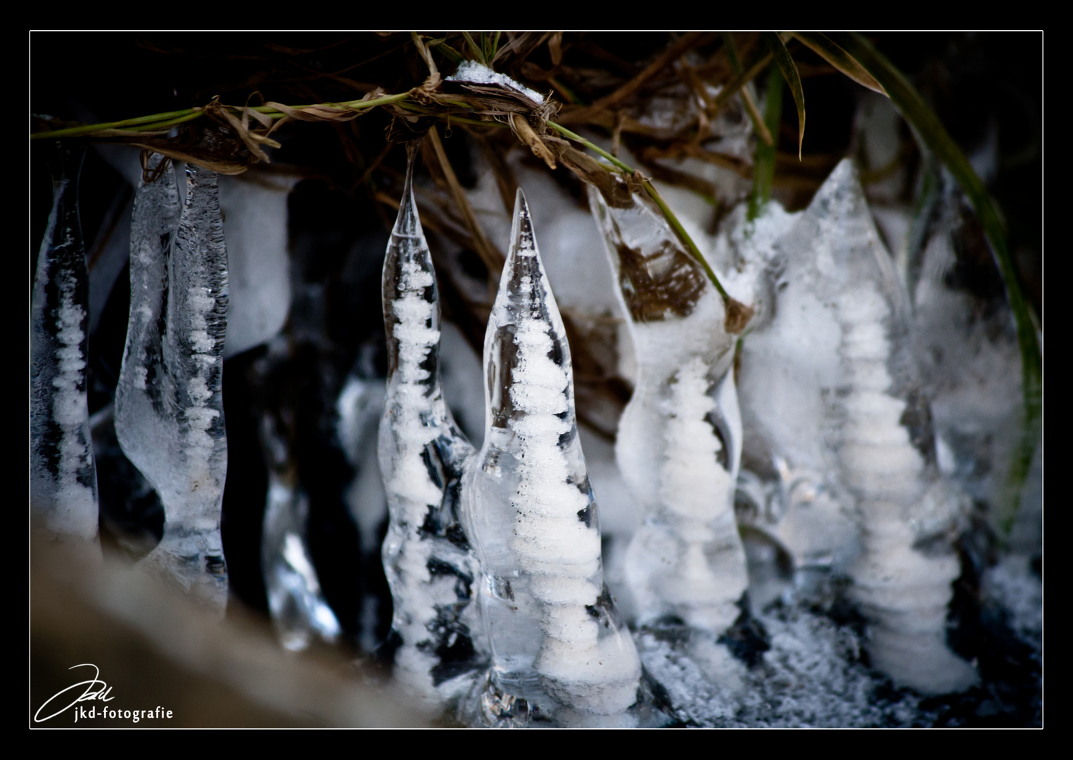 Stalagtiten aus Eis