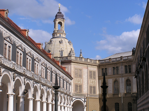 Stallhof mit Frauenkirche