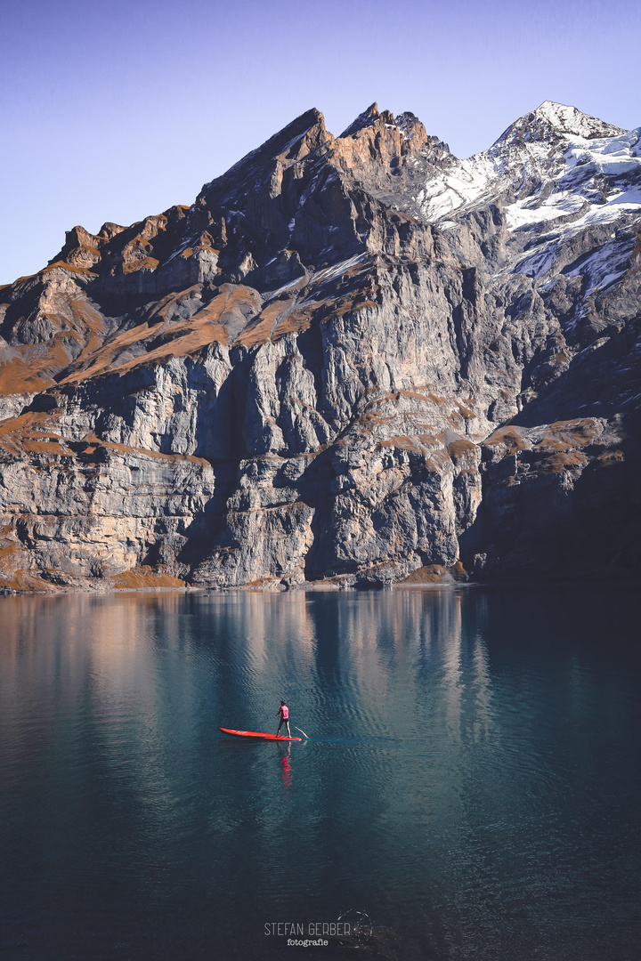 Stand Up Paddle auf dem Oeschinensee 