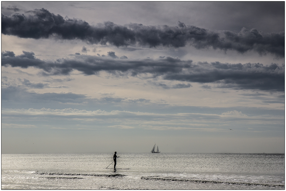 Stand Up Paddle Surfer