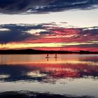 Stand up Paddling bei Sonnenuntergang