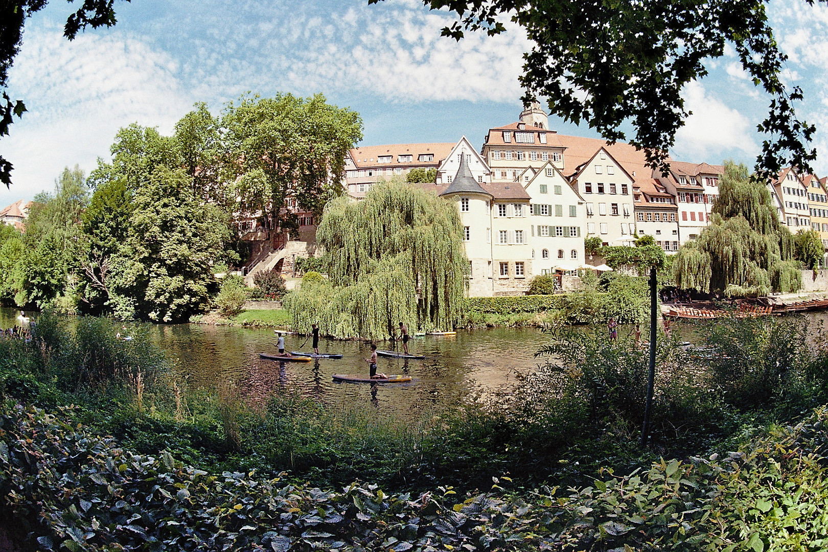 Stand-Up-Paddling vor dem Hölderlin-Turm