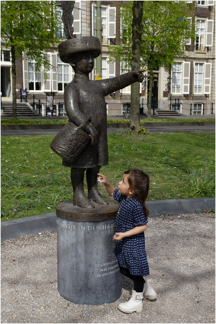 Standbeeld Jantje uit Den Haag