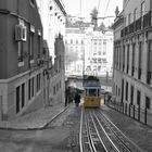 Standseilbahn "Ascensor da Glória" im Bairro Alto von Lissabon