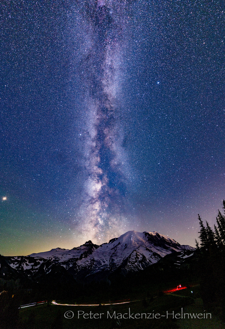 Star-Eruption over Mount Rainier