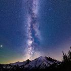 Star-Eruption over Mount Rainier