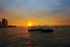 Star Ferry nach Hong Kong im Sonnenuntergang