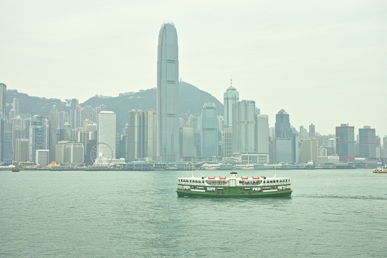 Star Ferry vor Hong Kong Island