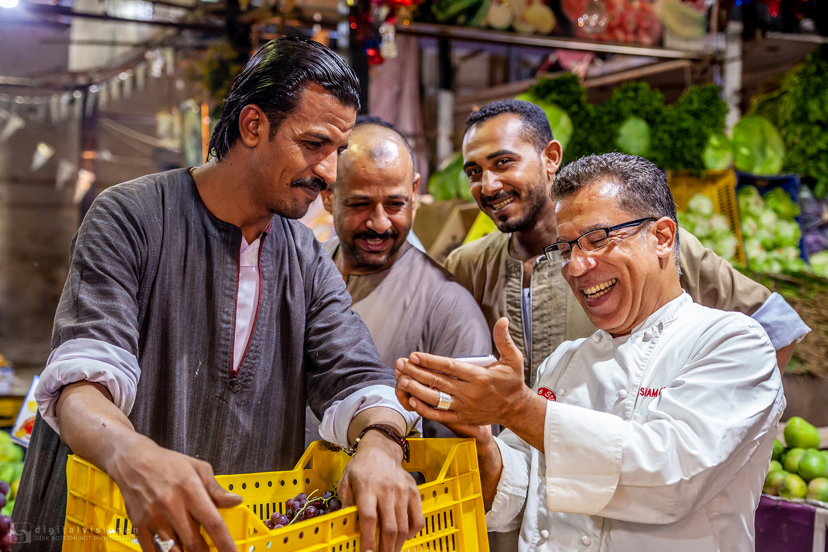 Star Koch Hesham El Banna auf dem Obst- und Gemüsemarkt