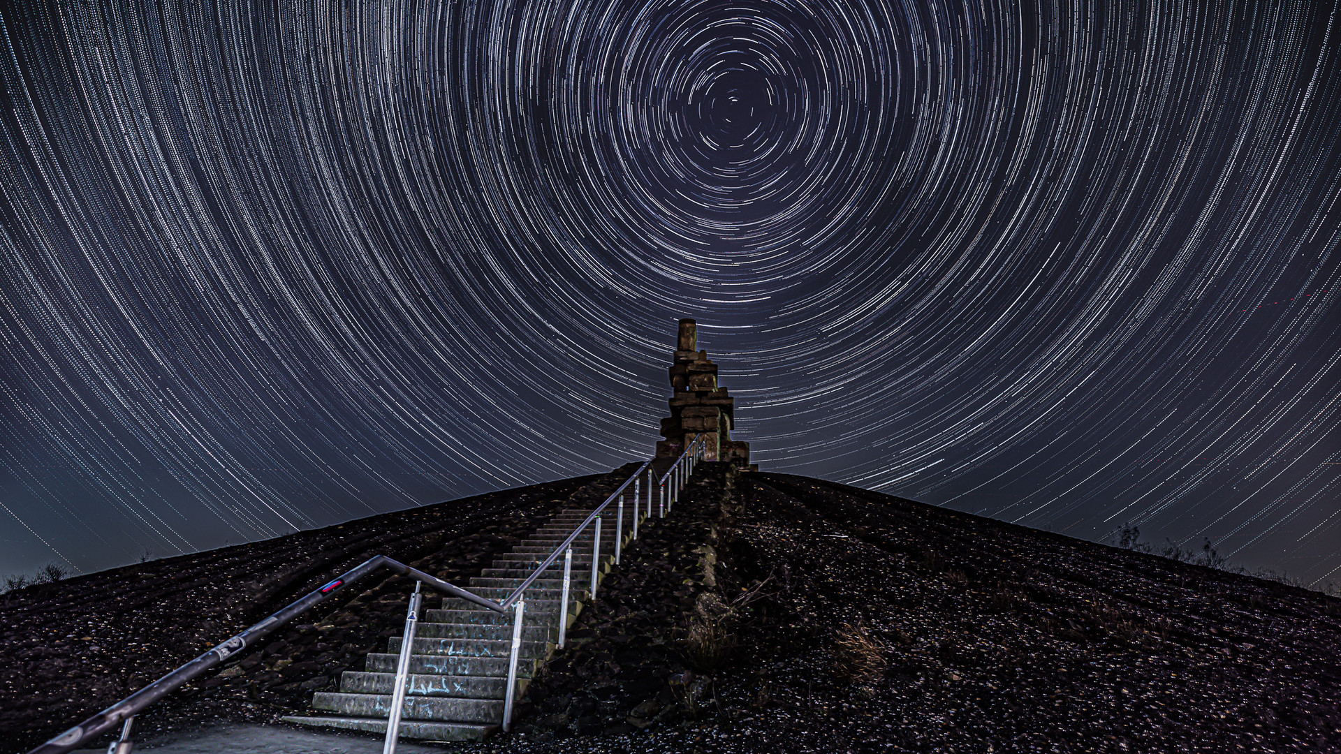 STAR TRAILS