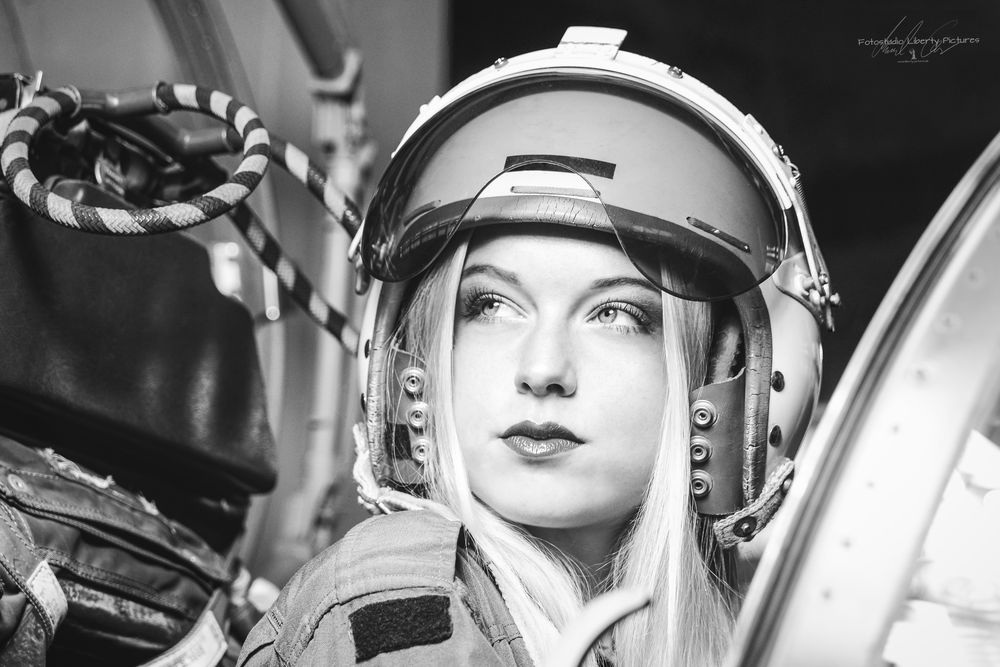 ~ Starfighter Girl ~