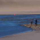 Starke Stömung bei auflaufendem Wasser zwischen der Sandbank und einer Borkumer Strandbuhne