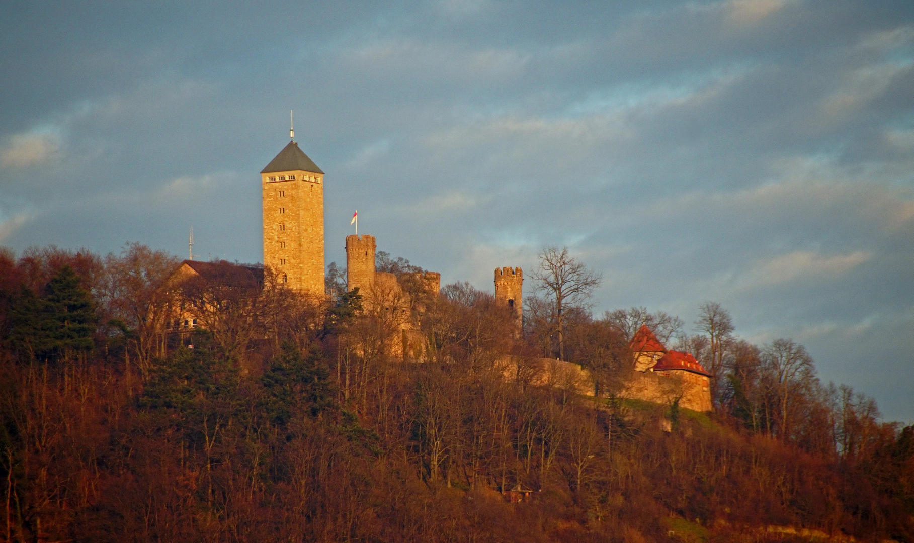 Starkenburg in der winterlichen Abendsonne  