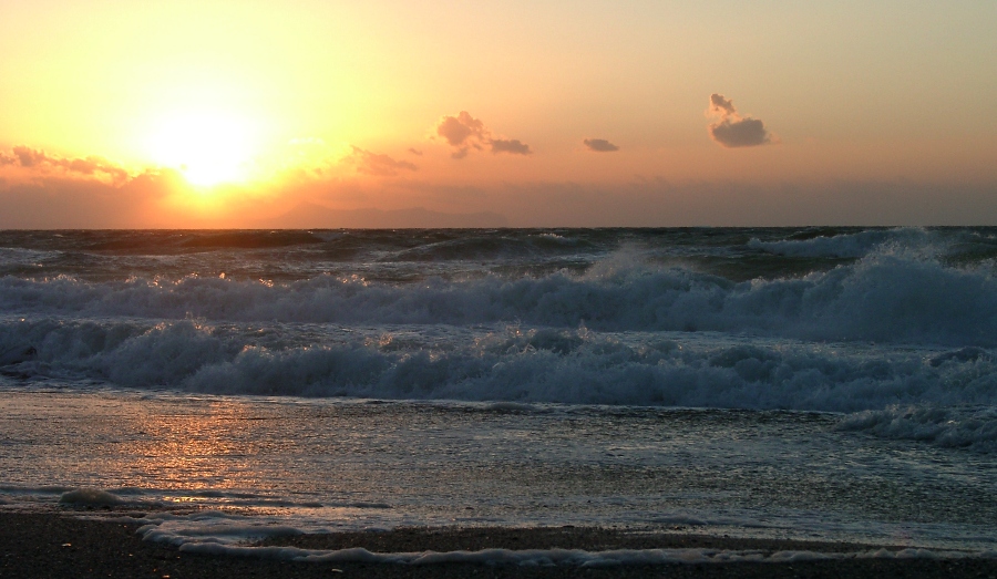 starker wind an kretas küste