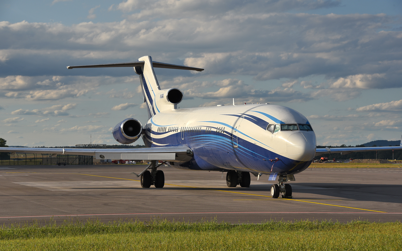 Starling Aviation Boeing 727-200-Adv(RE) Super 27 M-STAR 