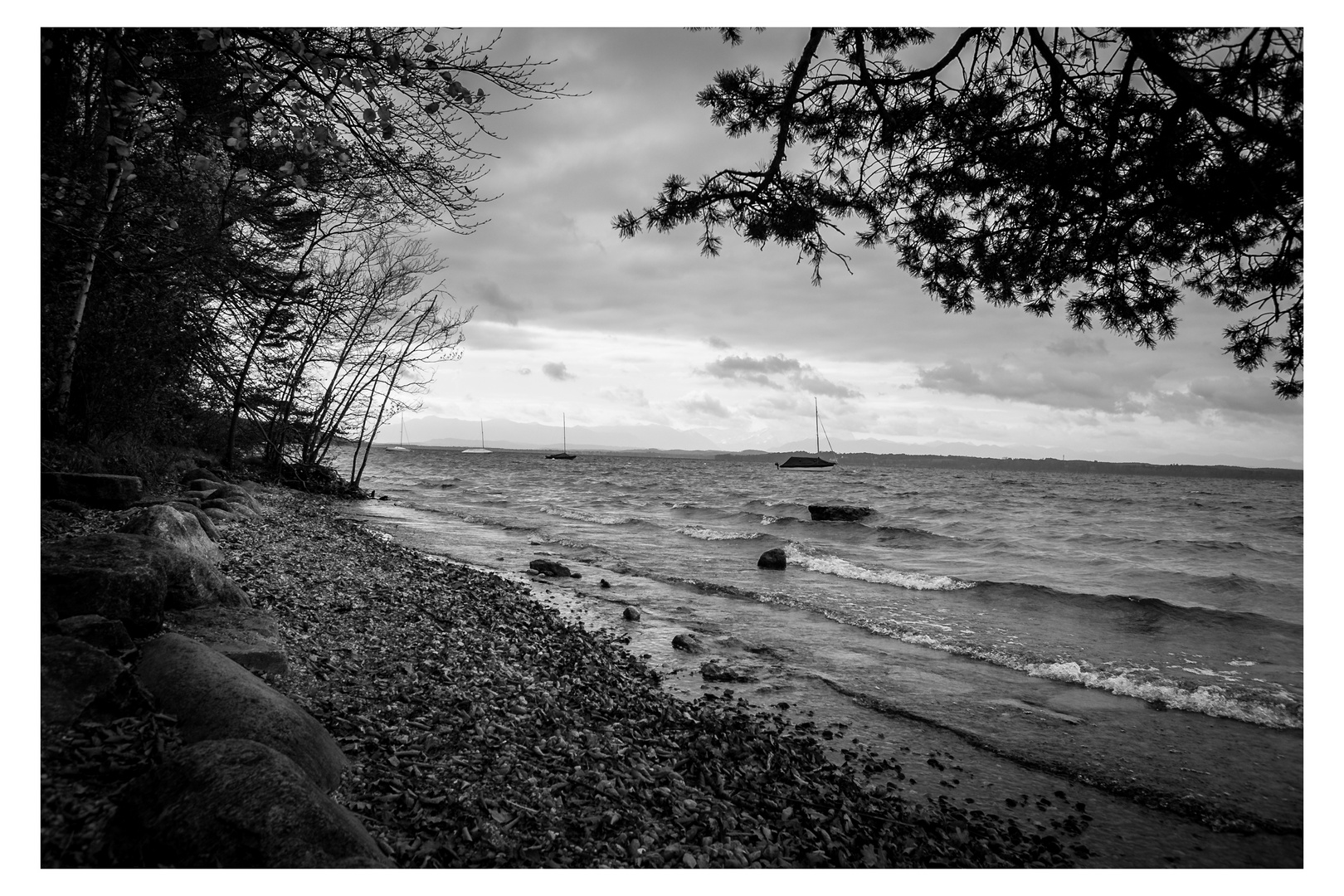 Starnberger See im Herbst