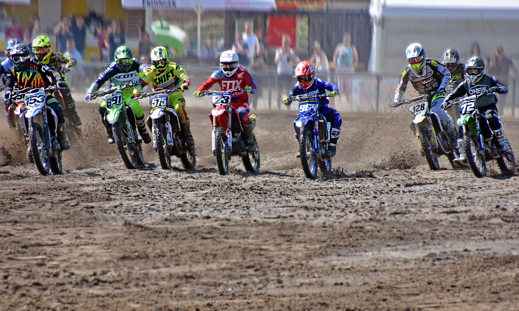 Start  beim Motocross...