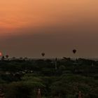 Start der Balone bei Sonnenaufgang über Bagan