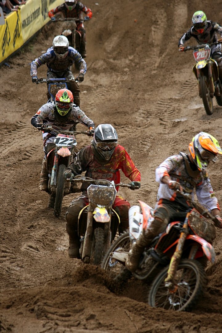 Start eines Rennens beim ADAC MX Masters in Tensfeld