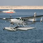 Start Wasserflugzeug in Dubai