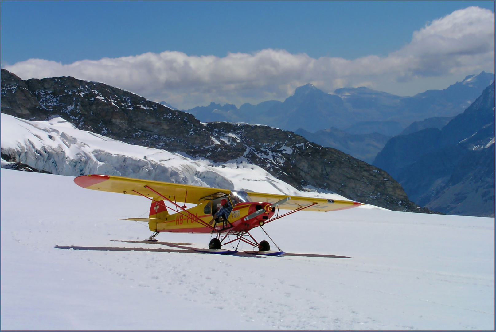 Start zum Rundflug über dem Aletschgletscher