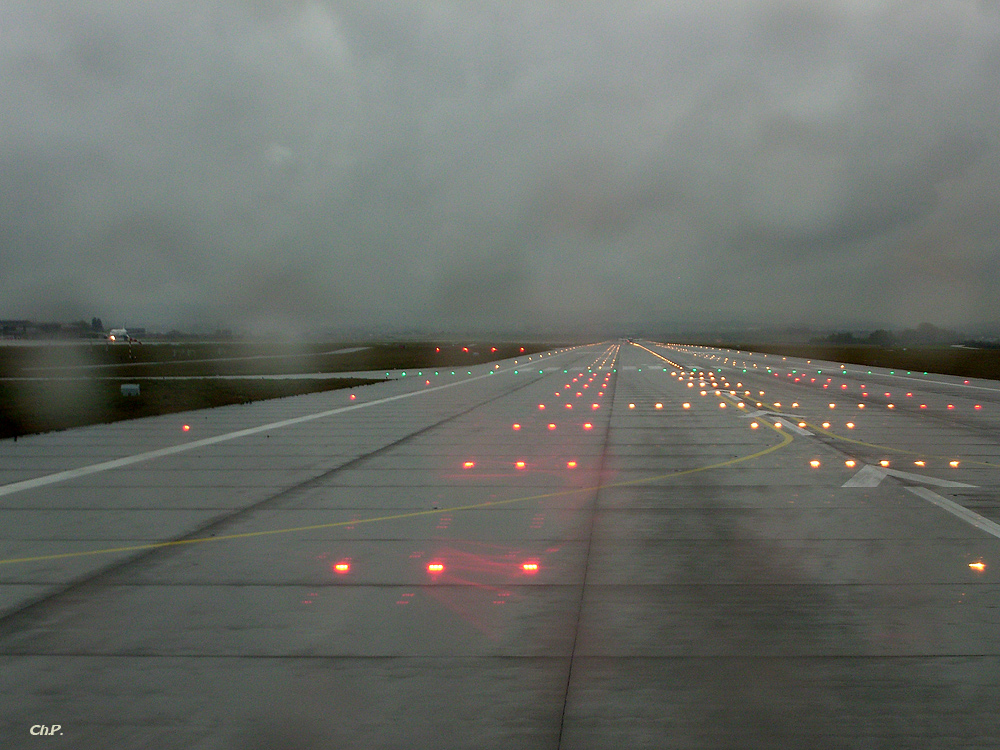 Startbahn bei Regen