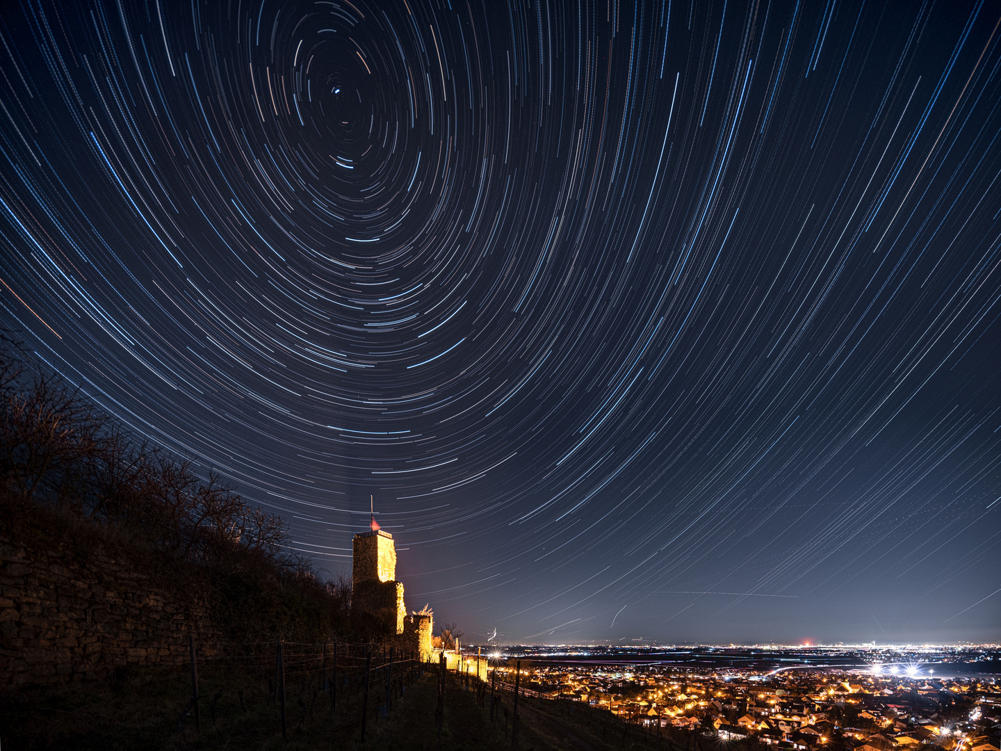 Startrail an der Wachtenburg