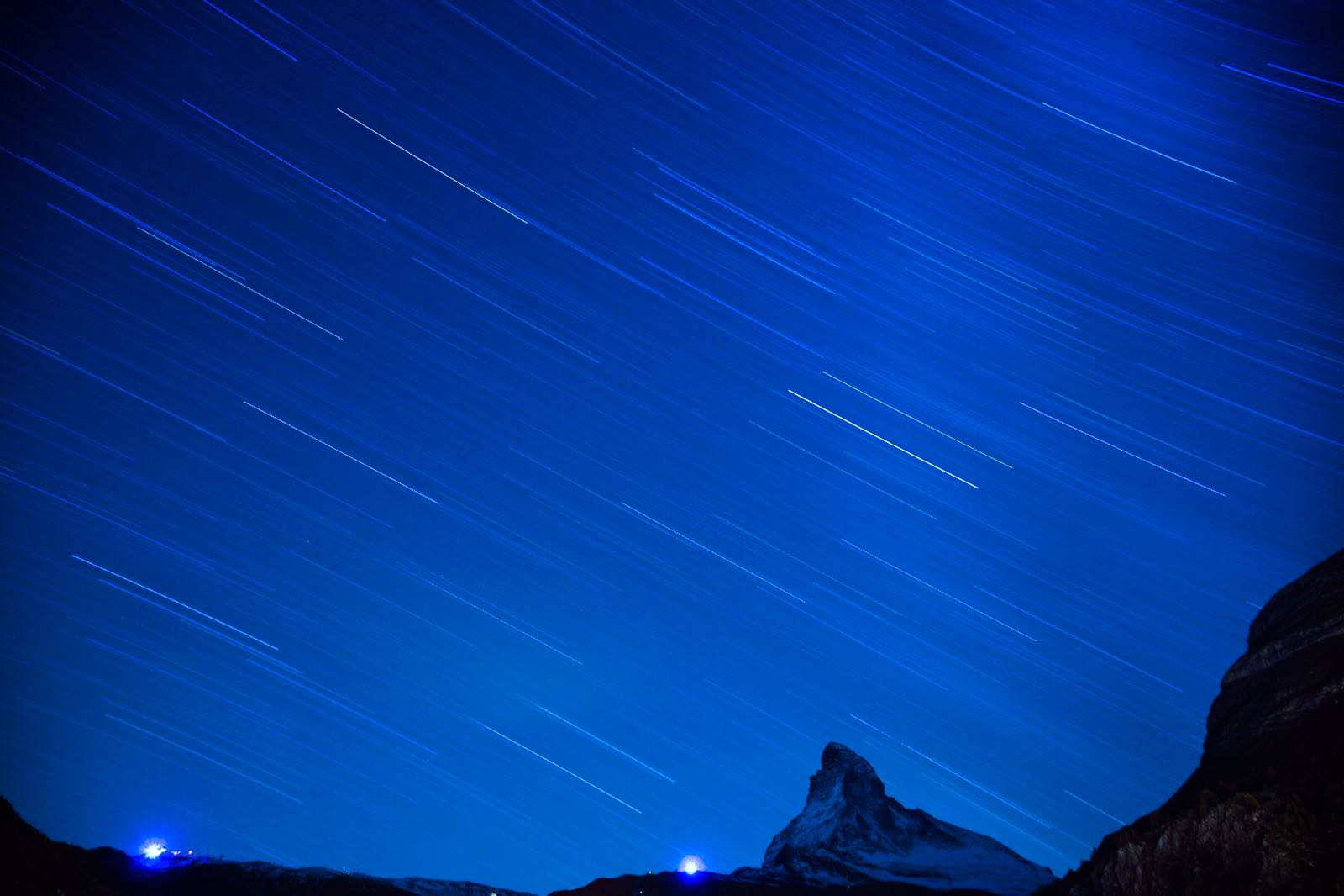 Startrail beim Matterhorn