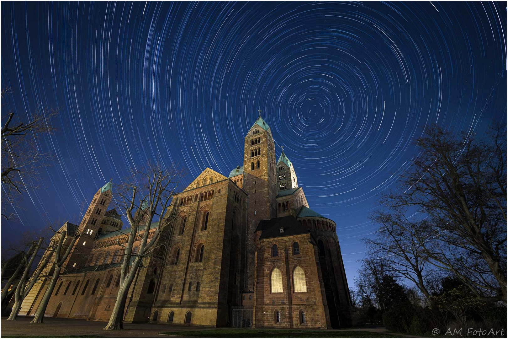 Startrail mit dem Speyrer Dom