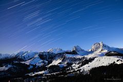 Startrail über der Gantrischkette