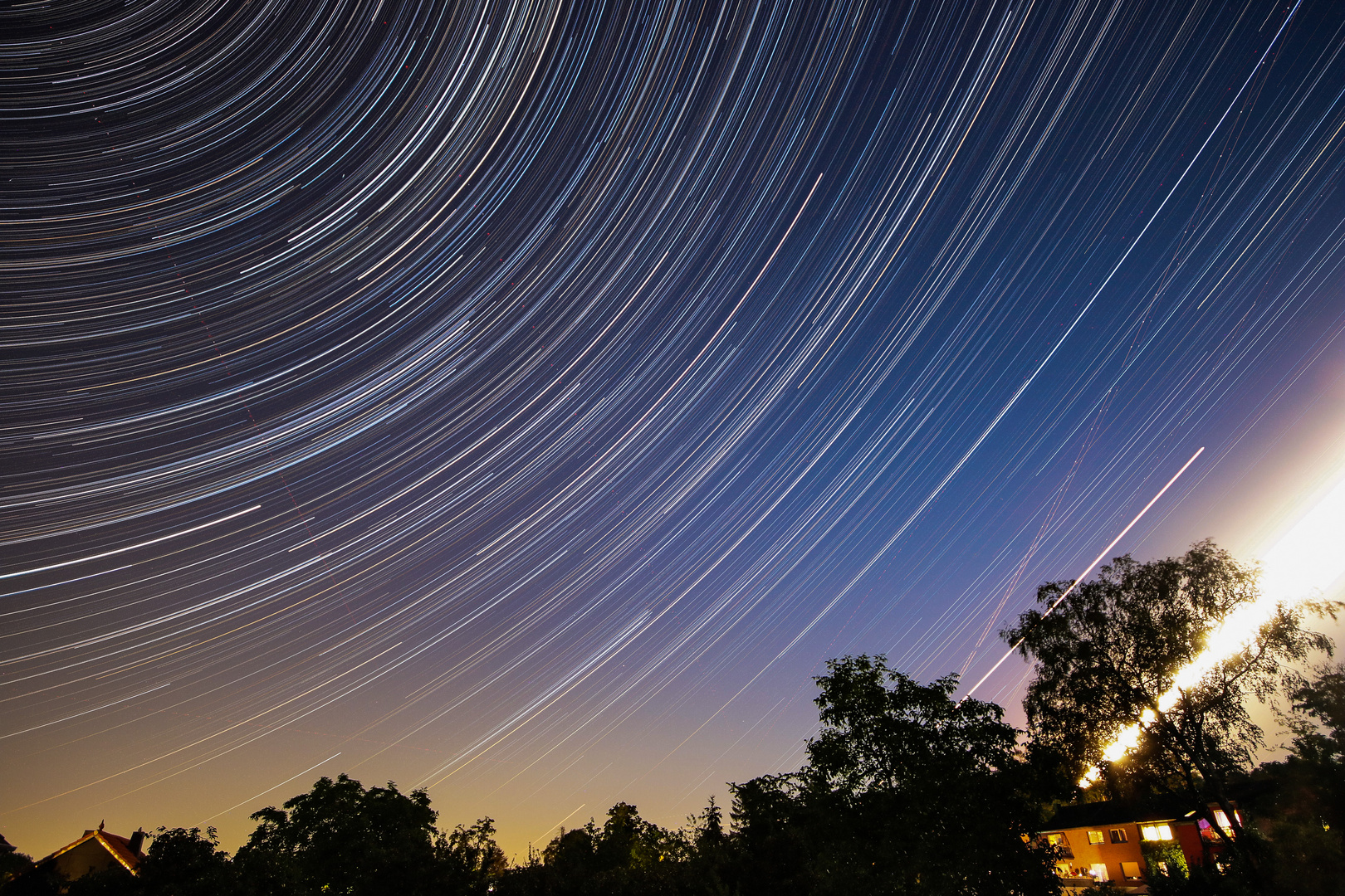 Startrails 7.8.2020 bei aufsteigendem Mond