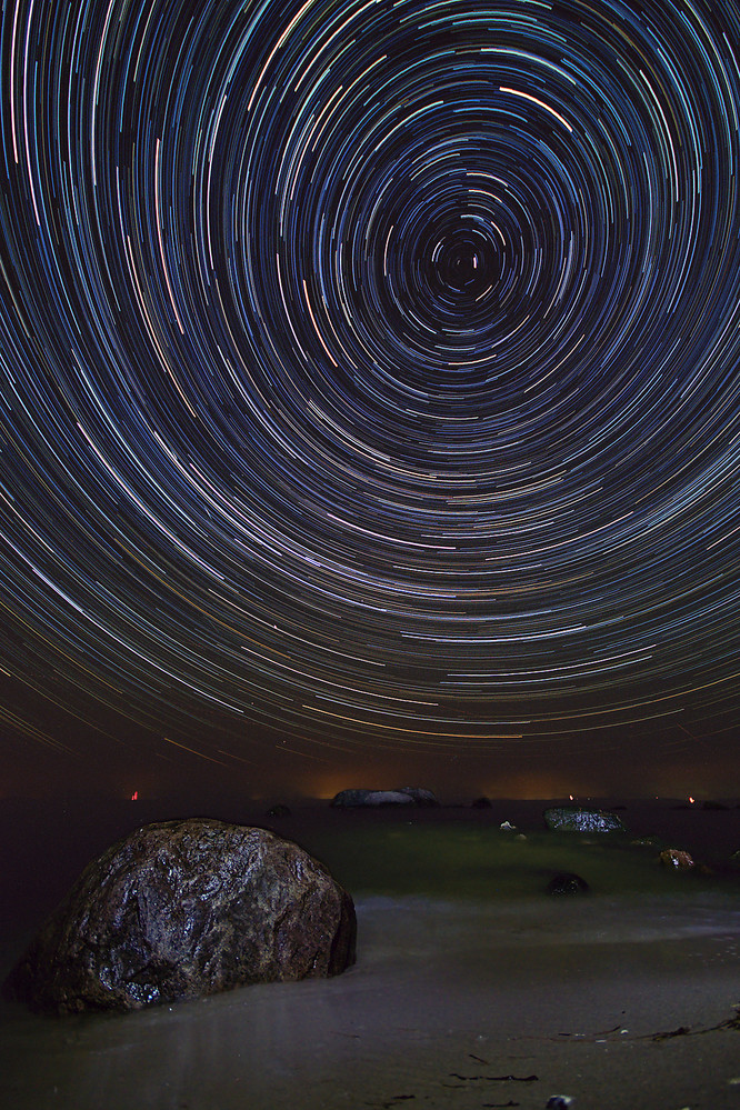 Startrails am Teufelsstein in Lubmin