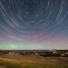 Startrails mit Polarlichtern