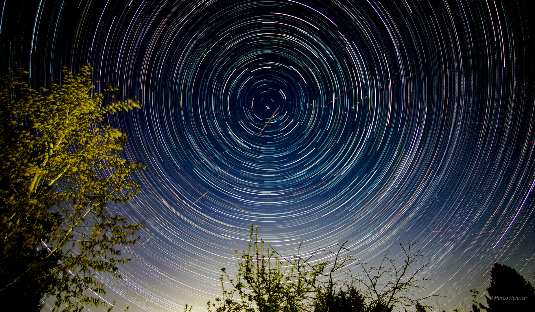 Startrails rund um den Polarstern....